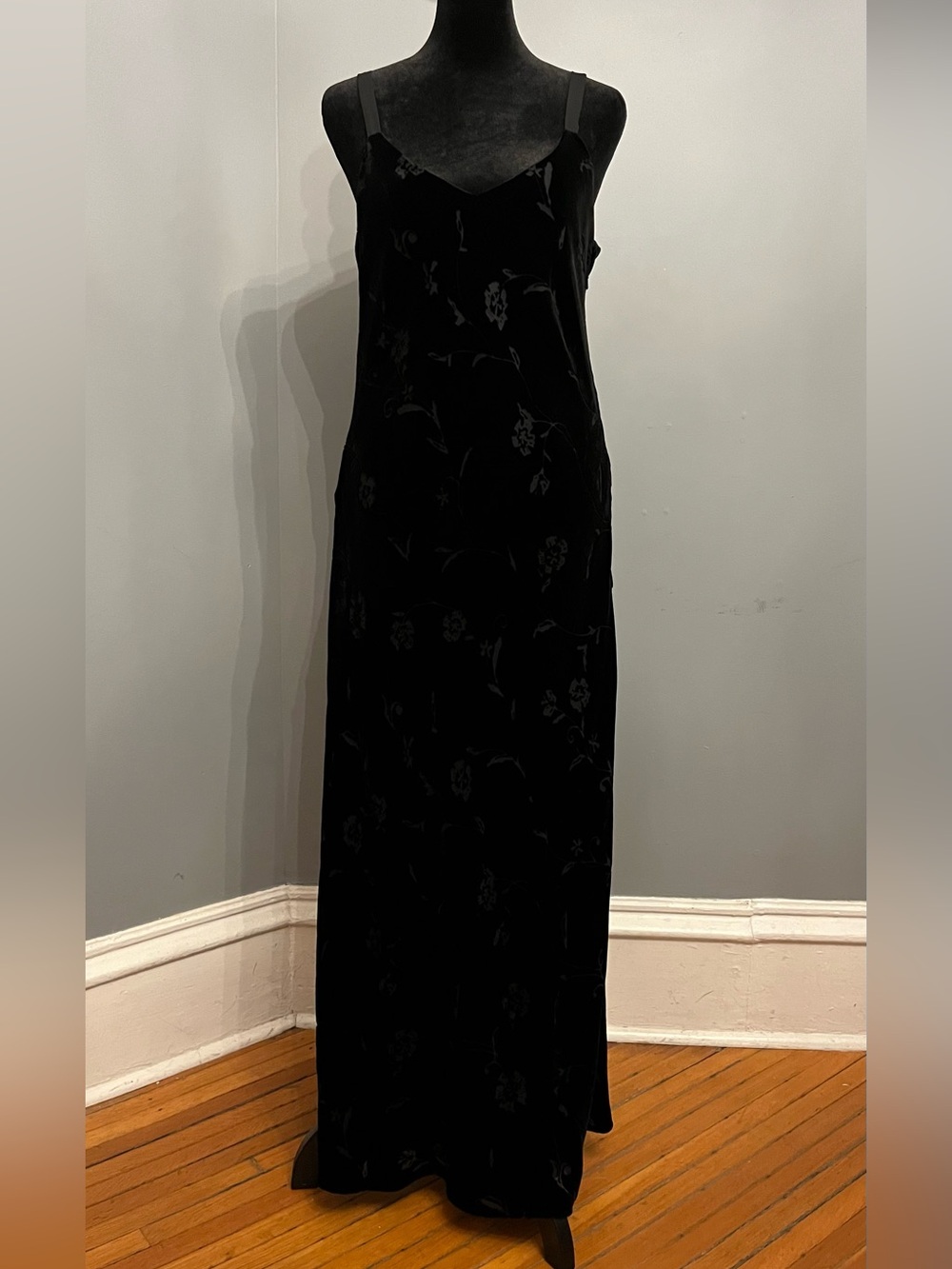 Banana Republic Black Burnt Velvet Long Sleeveless Dress, size 6